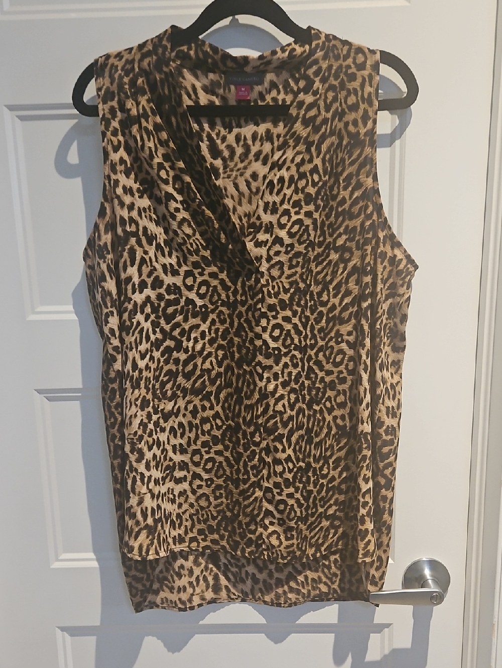 💜2/$20💜Vince Camuto Leopard Print Sleeveless V-Neck Top - Tan & Black